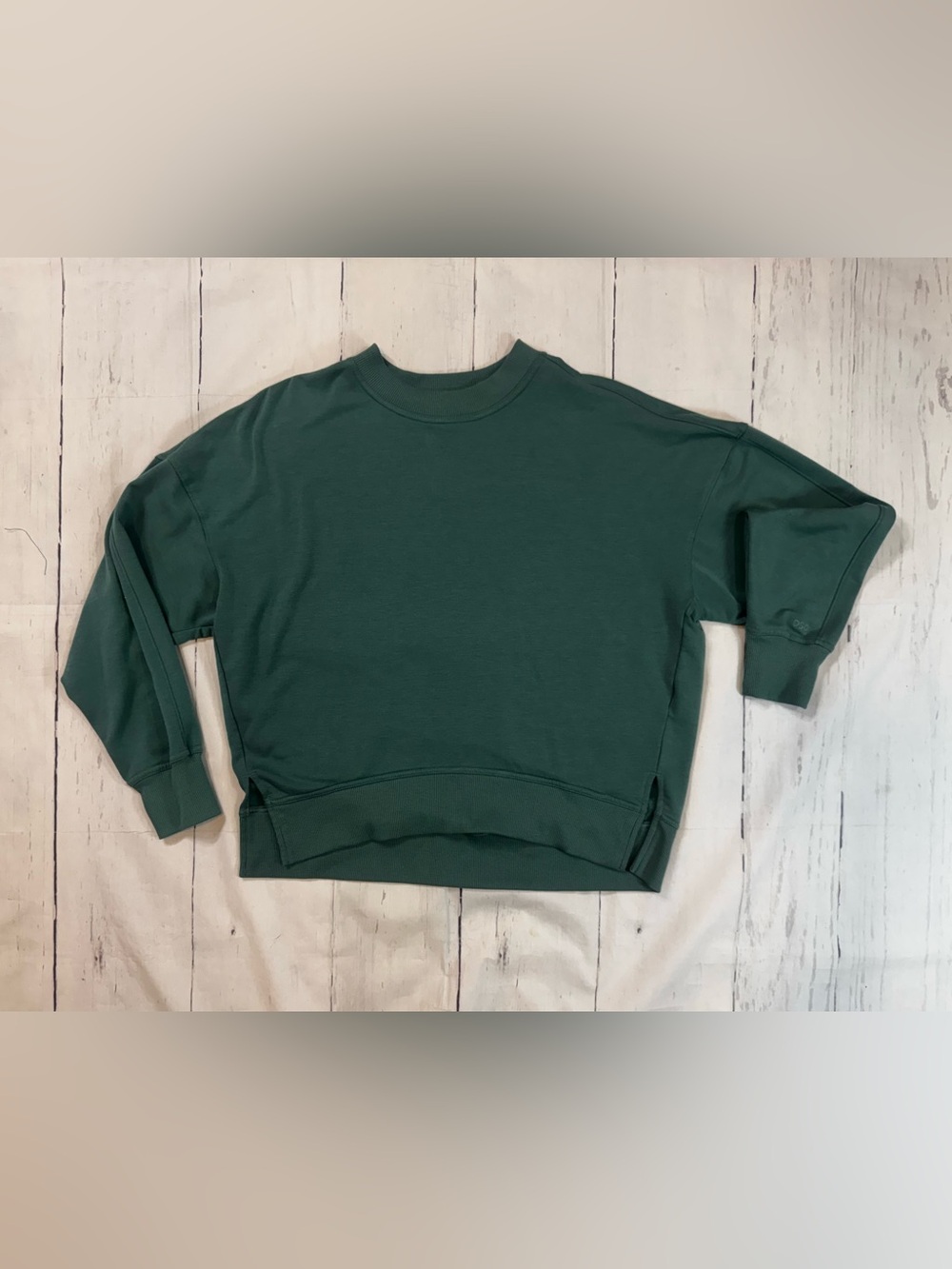 EUC Women’s Green Crewneck Sweatshirt